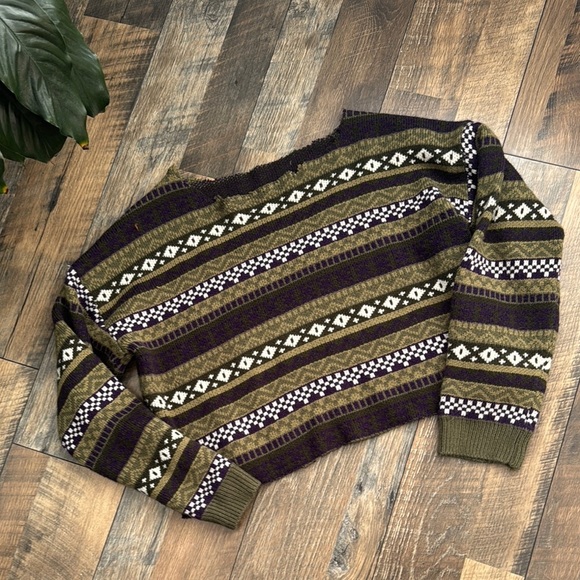 ROMWE l Women's Patterned Sweater Crop Off the Shoulder - Picture 1 of 6